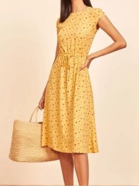 Reformation Rockwell dress in Gwen ditsy floral print. Size 2 EUC.